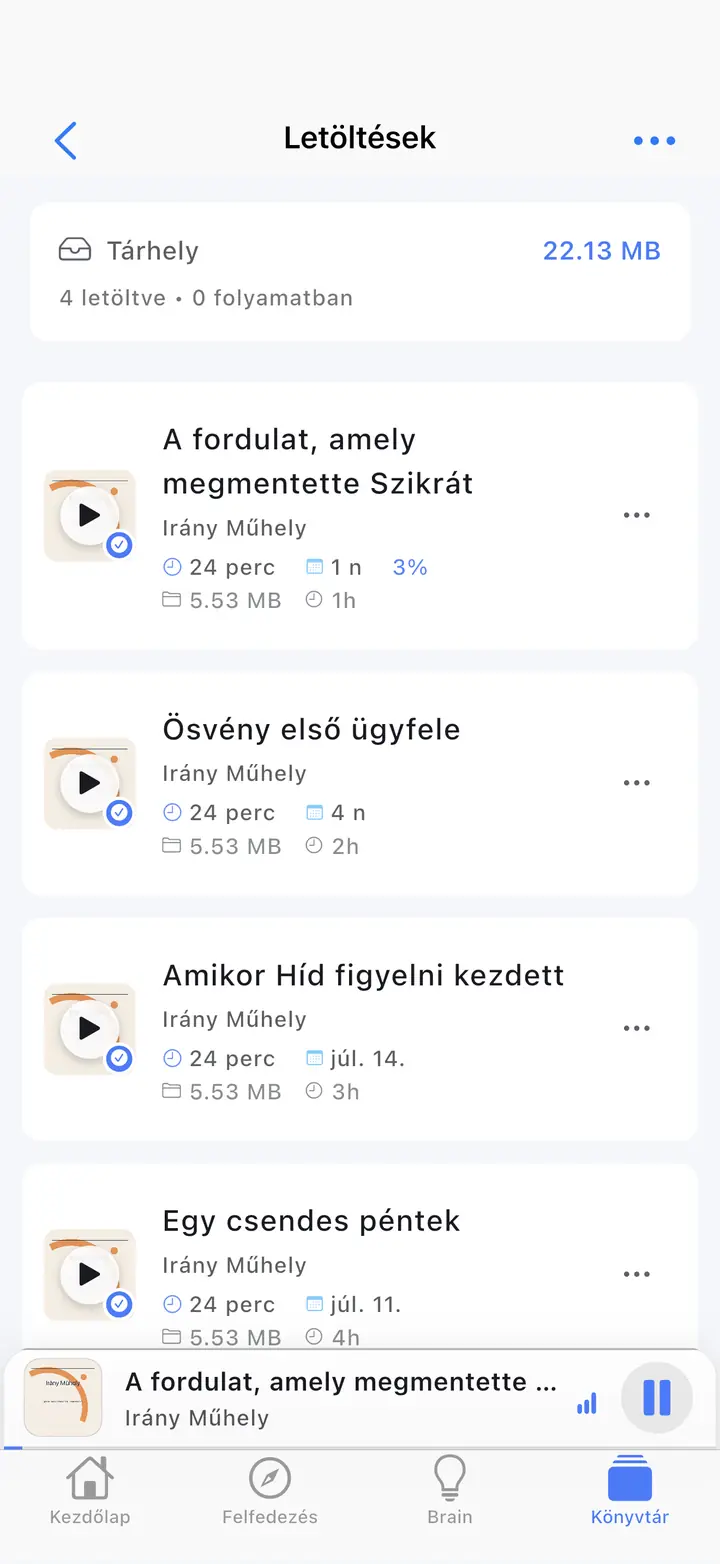 A letöltött epizódok képernyője — The Podcast App, ezen a nyelven fut.