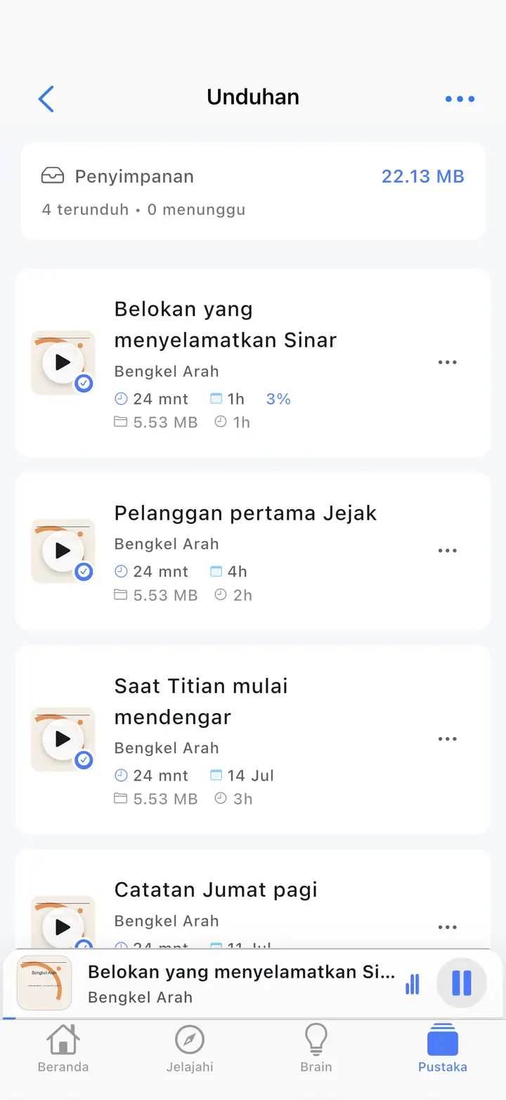 Layar episode yang diunduh — The Podcast App, berjalan dalam bahasa ini.